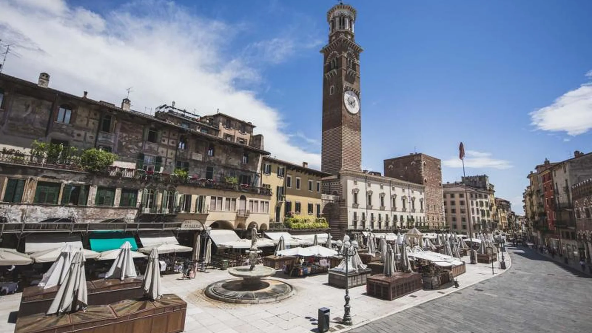 Piazza delle Erbe — Verona